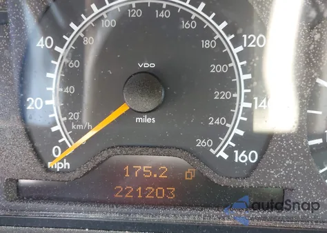 1998 Mercedes-Benz E 320 from USA, damaged, VIN WDBJF65F3WA546814